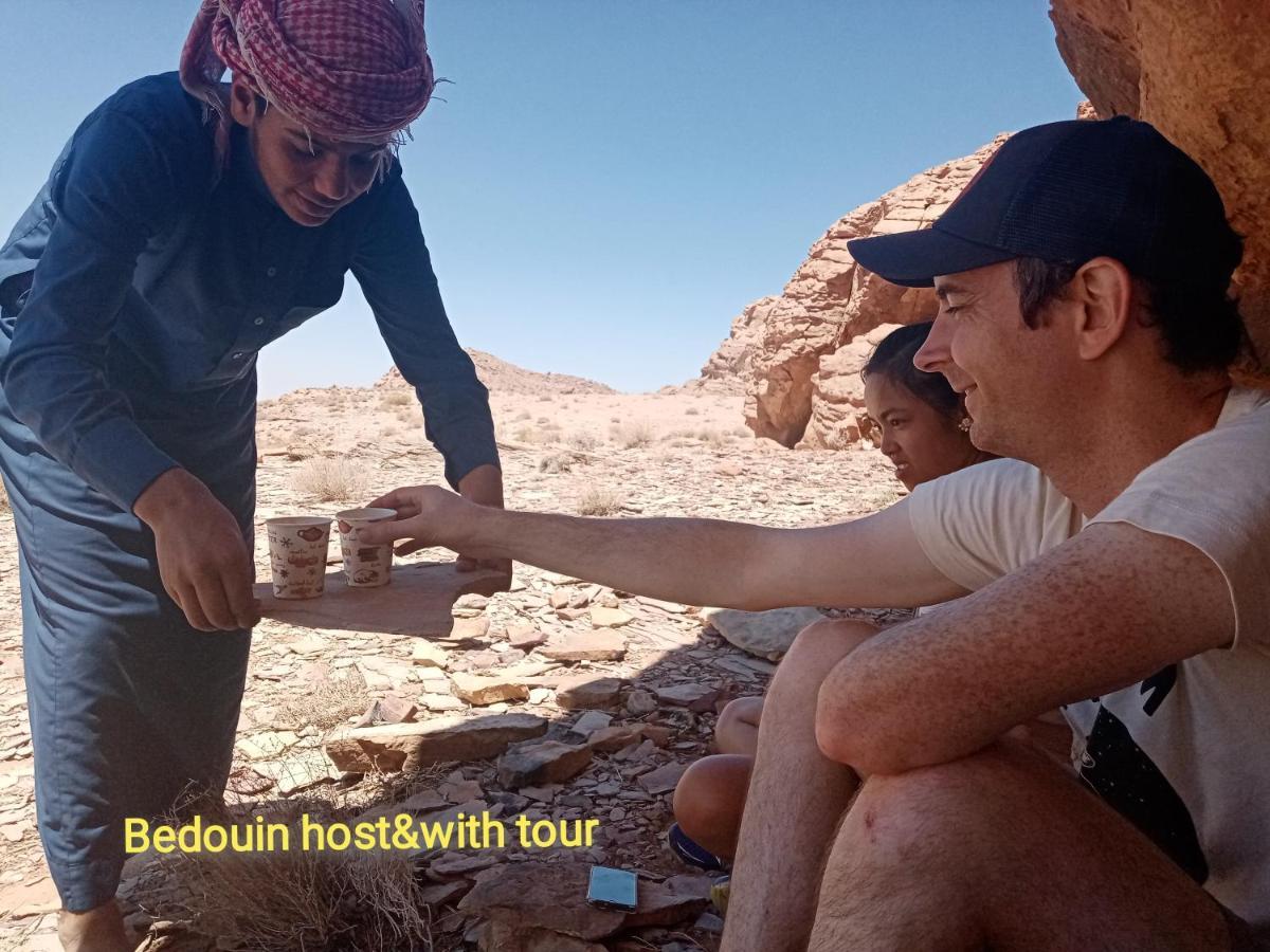 Bedouin Host Camp& With Tour Hotel Wadi Rum Buitenkant foto