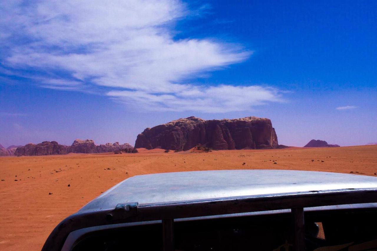 Bedouin Host Camp& With Tour Hotel Wadi Rum Buitenkant foto